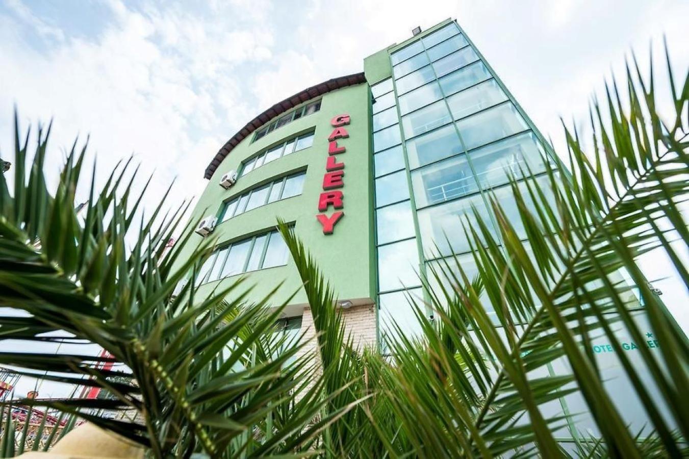 Family Hotel Gallery Pantai Sunny Bagian luar foto