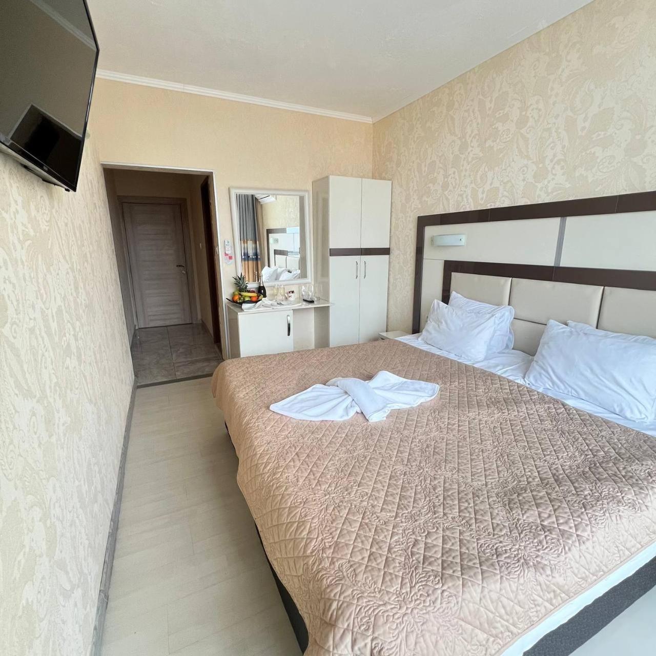 Family Hotel Gallery Pantai Sunny Bagian luar foto