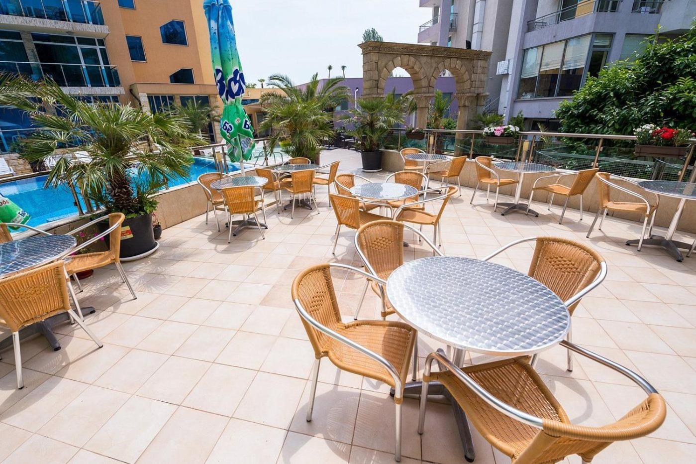 Family Hotel Gallery Pantai Sunny Bagian luar foto