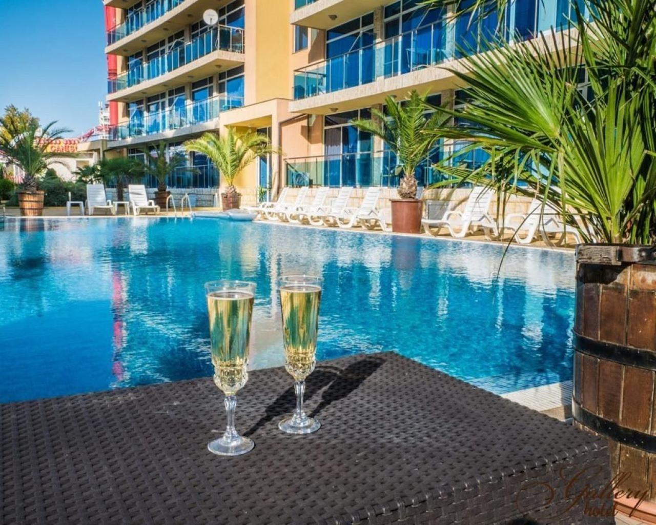 Family Hotel Gallery Pantai Sunny Bagian luar foto