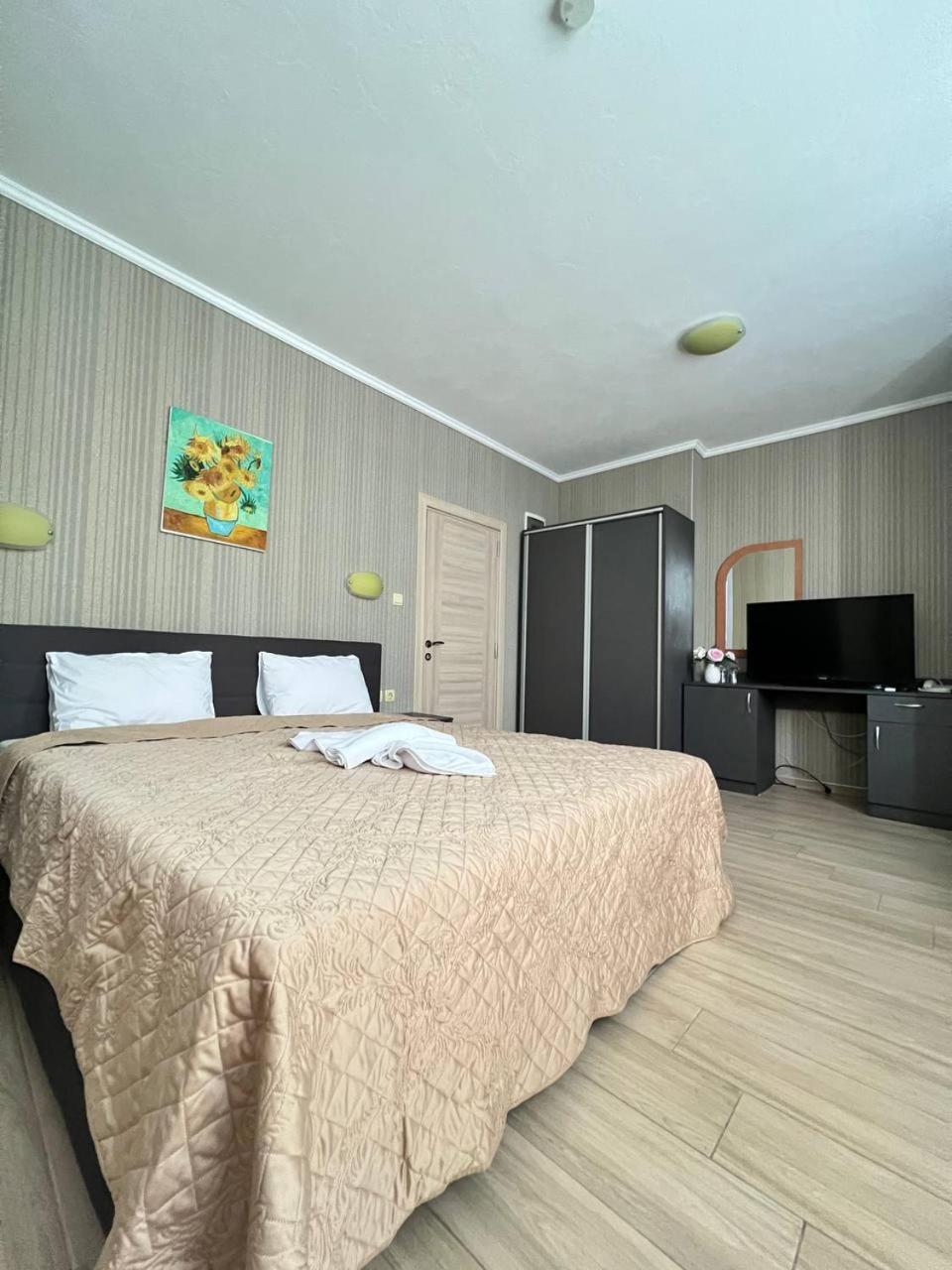 Family Hotel Gallery Pantai Sunny Bagian luar foto